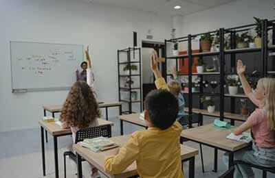 創設課堂情境,激活數學思維——淺談小學數學情境教學