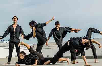 秀山花燈的舞蹈語言分析